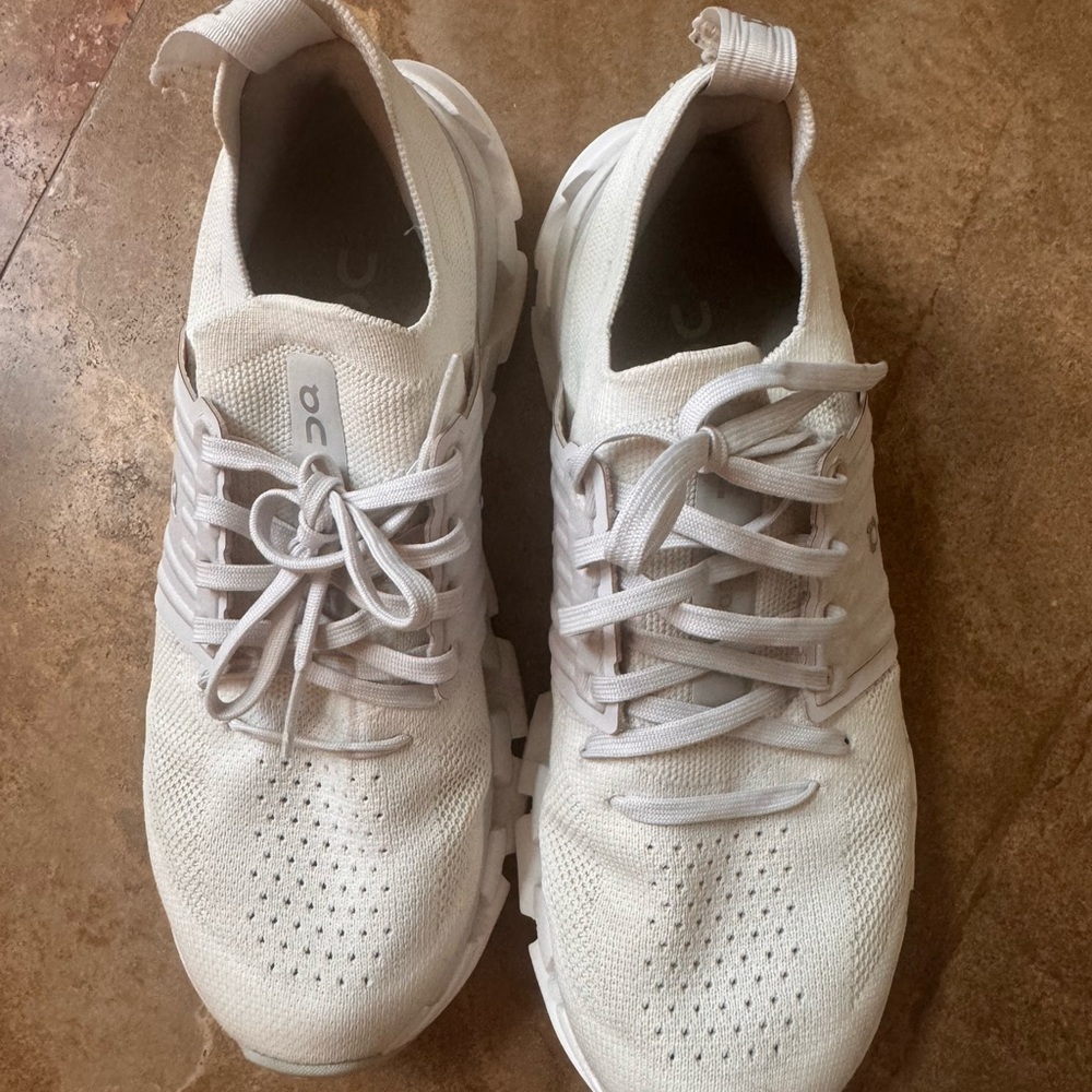 On Cloud Sneakers W9